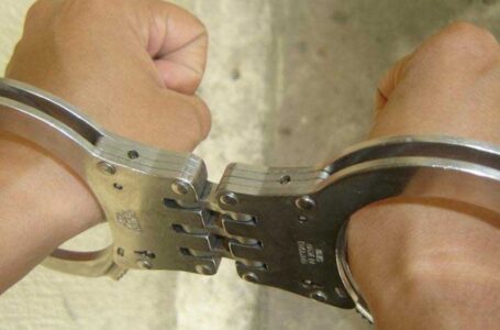 Două mandate de condamnare la închisoare pentru un tânăr din Borca