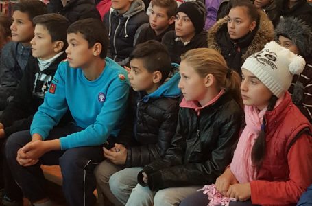 Campanie de prevenire a Poliției Locale Piatra Neamț la Școala Văleni