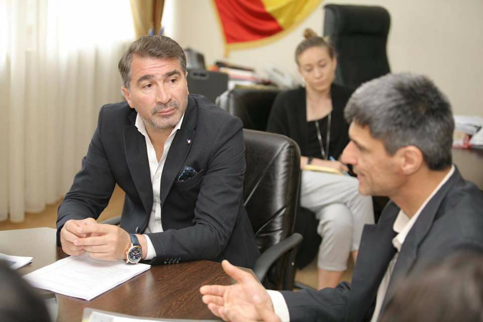 Ionel Arsene (președinte CJ Neamț): ”Apometre cu citire la distanță, o unitate de producere a energiei electrice și gazului din deșeuri, și autobuze electrice!”