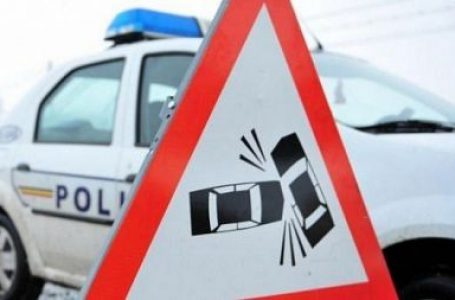 Accident cu maşina Poliţiei la Ţibucani