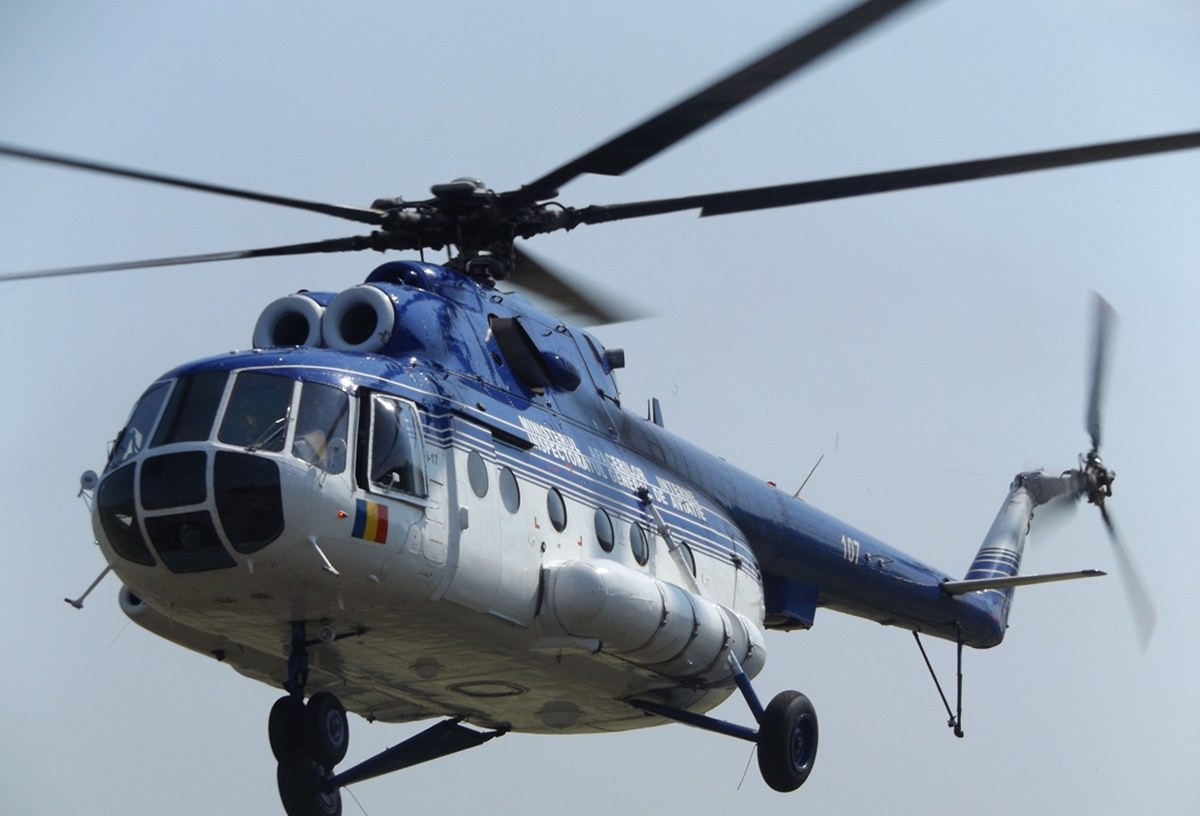 Elicopter al MAI pentru 3 pacienți cu Covid în stare critică internați la Spitalul Județean din Piatra-Neamț