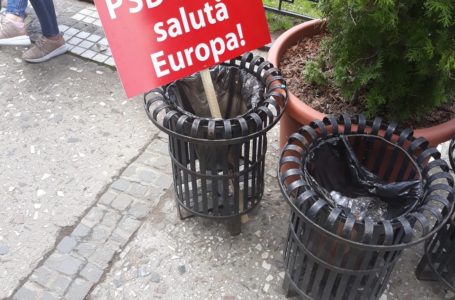 Po(z)na zilei! PSD Neamț salută Europa din … coșul de gunoi