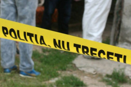 Răzbunare macabră în Neamţ. Un bărbat i-a dus soţiei crucea de la mormântul mamei sale, supărat că a plecat de acasă.