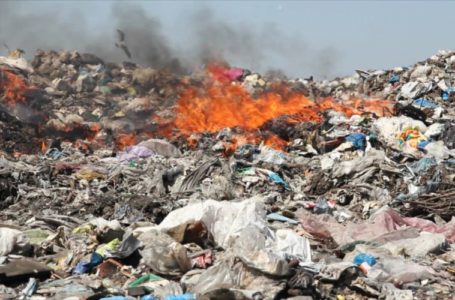 Garda de Mediu Neamț doarme, județul se umple de depozite ilegale de deșeuri (video)