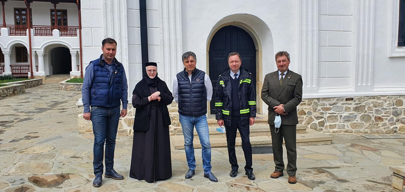 Sprijin pentru maicile de la Mănăstirea Agapia după incendiul de marți