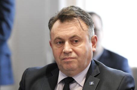 Dispreț total al ministrului Sănătății față de autorități și presa locală, în vizita ”inopinată” de la Piatra-Neamț
