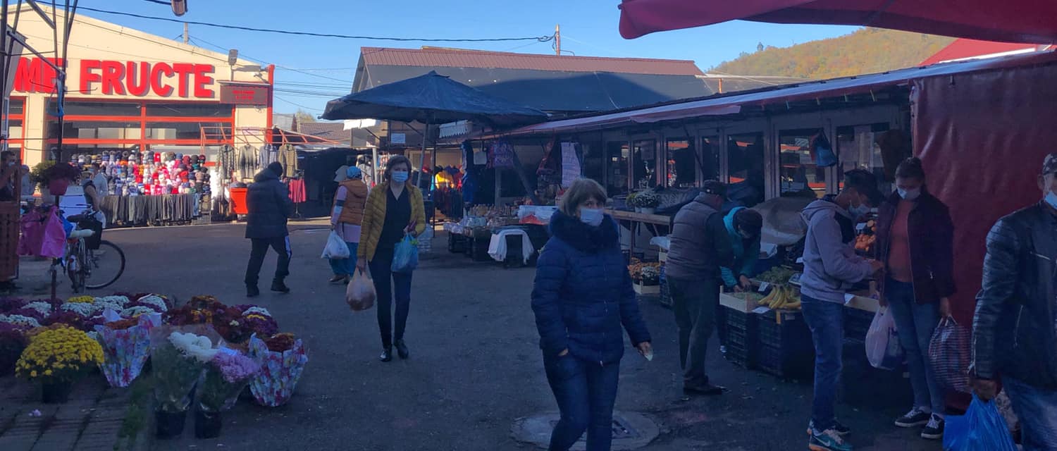 Primarul Harpa a găsit soluția să țină deschisă Piața din Târgu Neamț