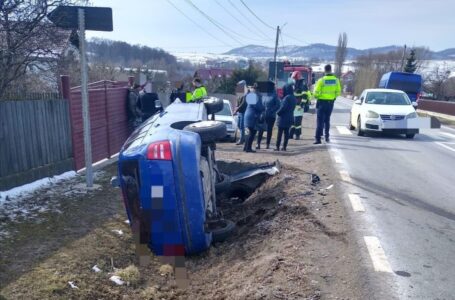 Coliziune între 2 autoturisme la Răuceşti. Două persoane au fost rănite.