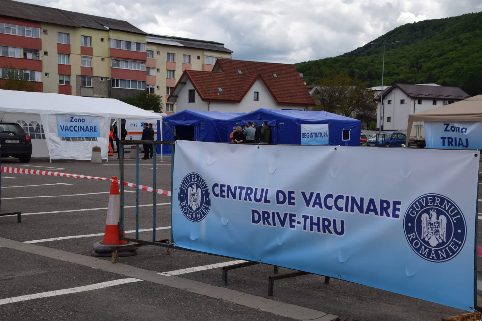 Încă 438 de nemţeni s-au vaccinat, în week-end, la centrele drive-thru din Piatra-Neamţ şi Roman