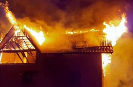 Bărbat din Căciuleşti (Girov), găsit mort lângă casa cuprinsă de un incendiu