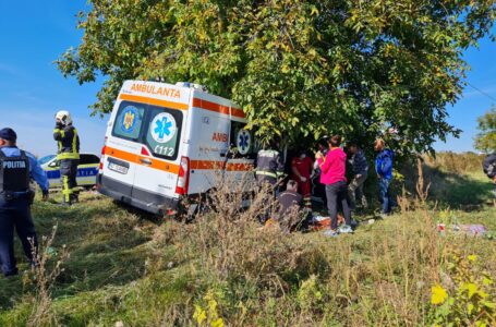 FOTO/VIDEO Iată cum s-a produs accidentul de la Girov în care a fost implicată ambulanţa