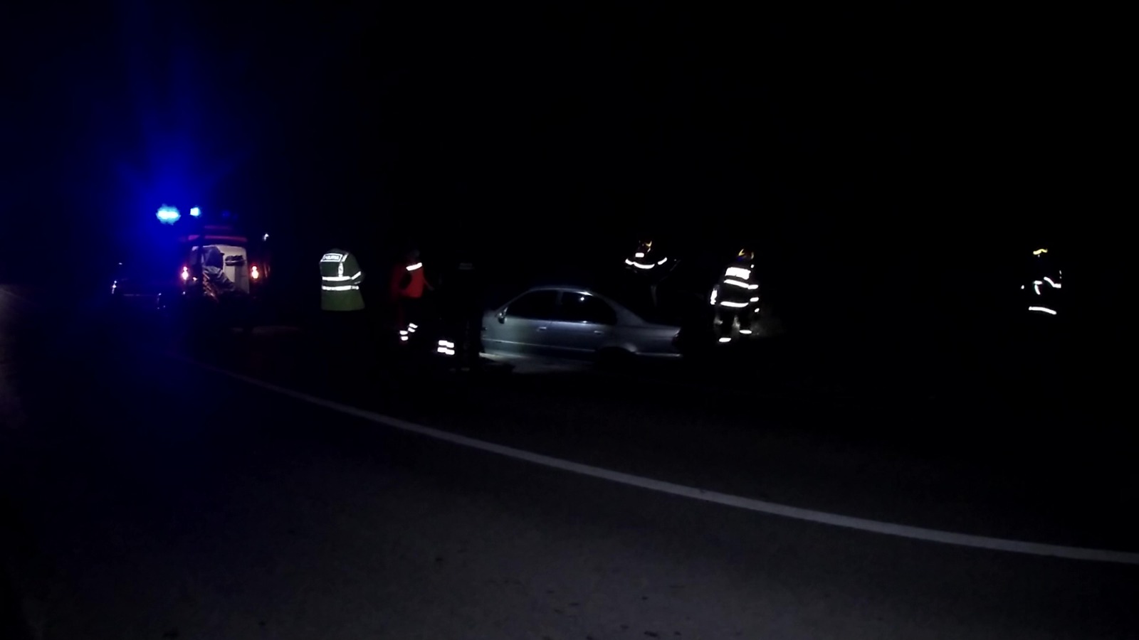Accident în Neamț. Șofer încarcerat după ce a intrat cu mașina în șanț