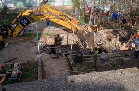 Primăria Piatra-Neamţ continuă demolarea construcţiilor ilegale de pe domeniul public