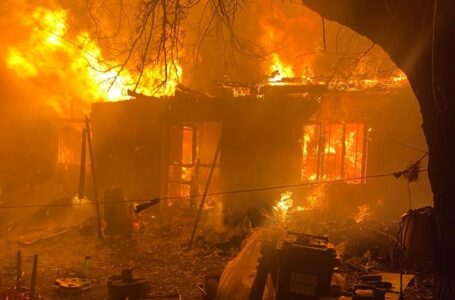 Tragedie în Neamţ! Doi fraţi au murit într-un incendiu izbucnit de la o lumânare! (foto-video)
