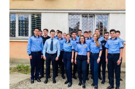 Studenţi ai Academiei de Poliţie „Alexandru Ioan Cuza” Bucureşti, în practică la IPJ Neamţ