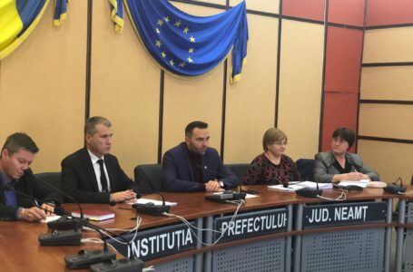 Prefectul Adrian Niță a coordonat ședința pentru realizarea lucrărilor sistematice de cadastru în 18 comune nemțene