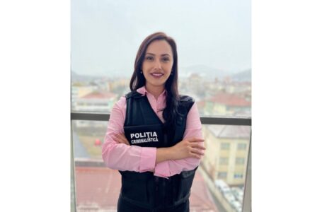 Portret de poliţistă: Agentul şef Ana-Maria Bîrdîzău din cadrul Serviciului Criminalistic Neamţ.