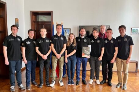 Primăria Piatra-Neamț îi premiază pe elevii de la Colegiul Național „Petru Rareș”