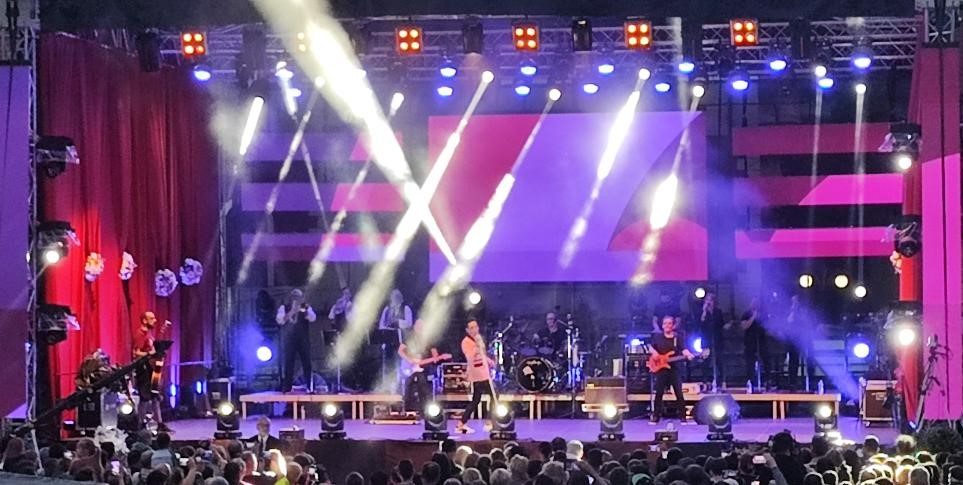 FABULOS! Peste 10.000 oameni, la super-concertul Ștefan Bănică din cadrul Vacanțelor Muzicale (video/foto)