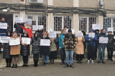 Continuă protestele personalului TESA de la Spitalul Judeţean de Urgenţă Piatra-Neamţ