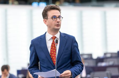 Deputatul Iulian Bulai: „Dacă premierul dispreţuieşte Moldova, şi moldovenii îl vor jigni cu un vot anti-PSD!”