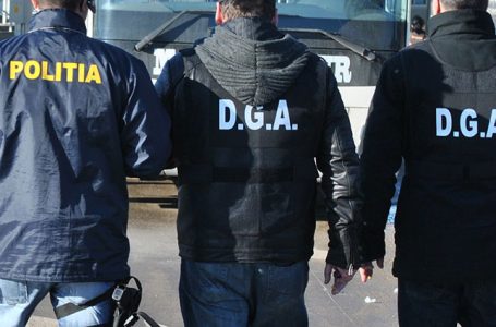 Poliţista de la Serviciul Anticorupţie Neamţ, pusă sub control judiciar de procuror