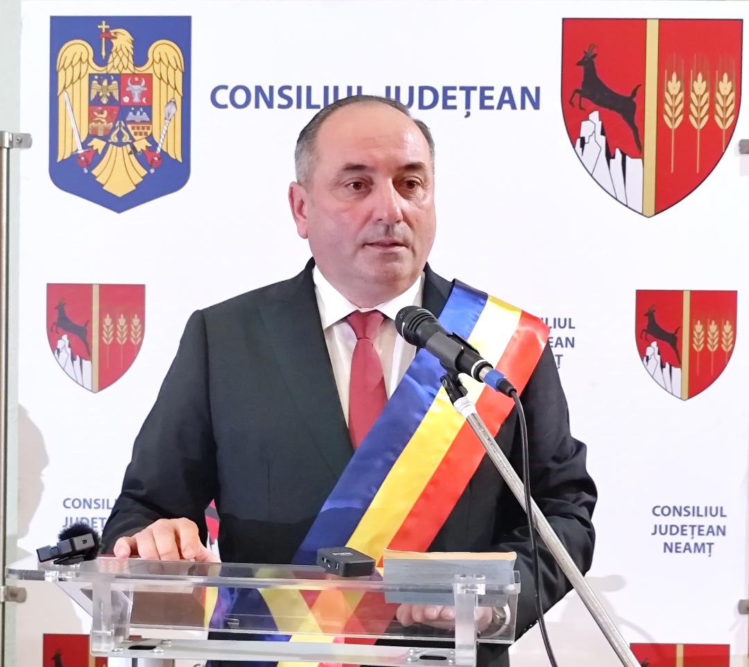 FOTO-GALERIE Preşedintele CJ Neamţ şi noii consilieri au depus jurământul! PNL şi AUR, declaraţii cu tâlc!