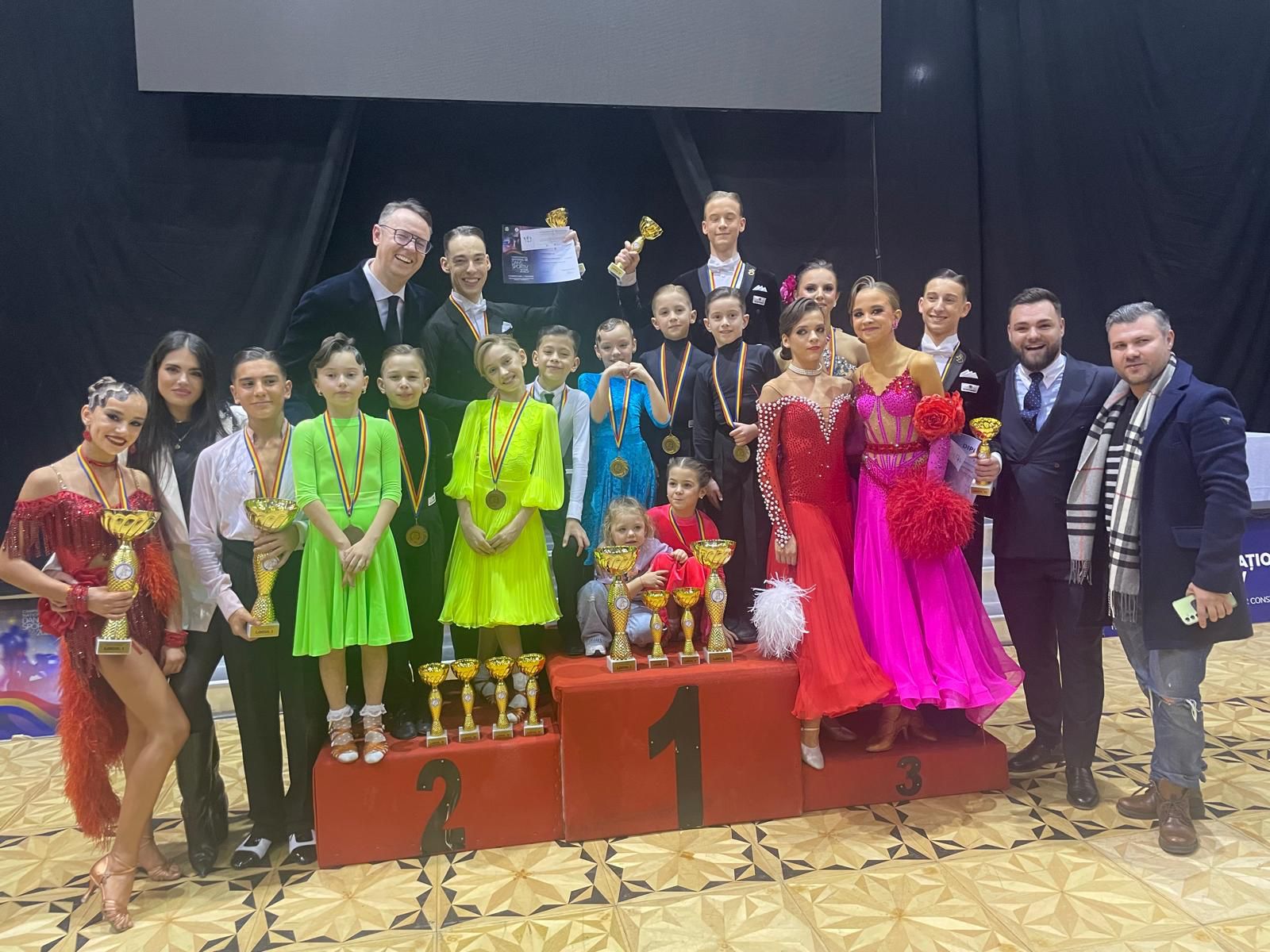 „Ray’s Dance” Piatra-Neamț, pe podiumul Campionatului Naţional de Dans Sportiv Secţiuni al României (foto-galerie)
