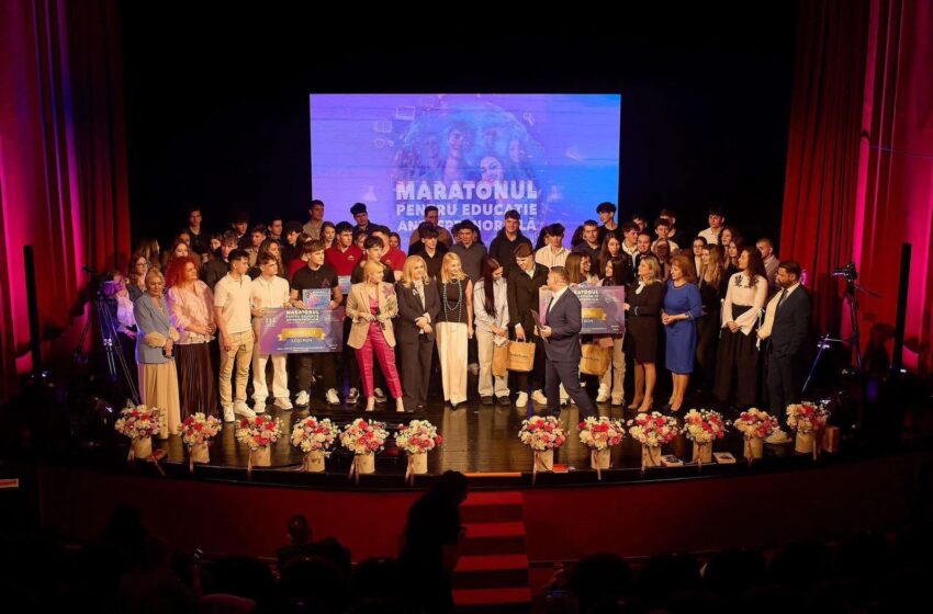 Colegiul "Roman Vodă" a câştigat semifinala Maratonului pentru Educație Antreprenorială