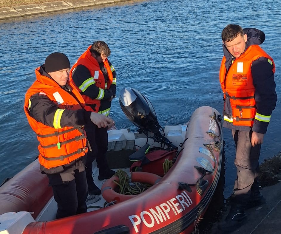 Trupul unui bărbat, scos din râul Bistriţa la Piatra-Neamţ. Ar fi tânărul dispărut acum 3 săptămâni.