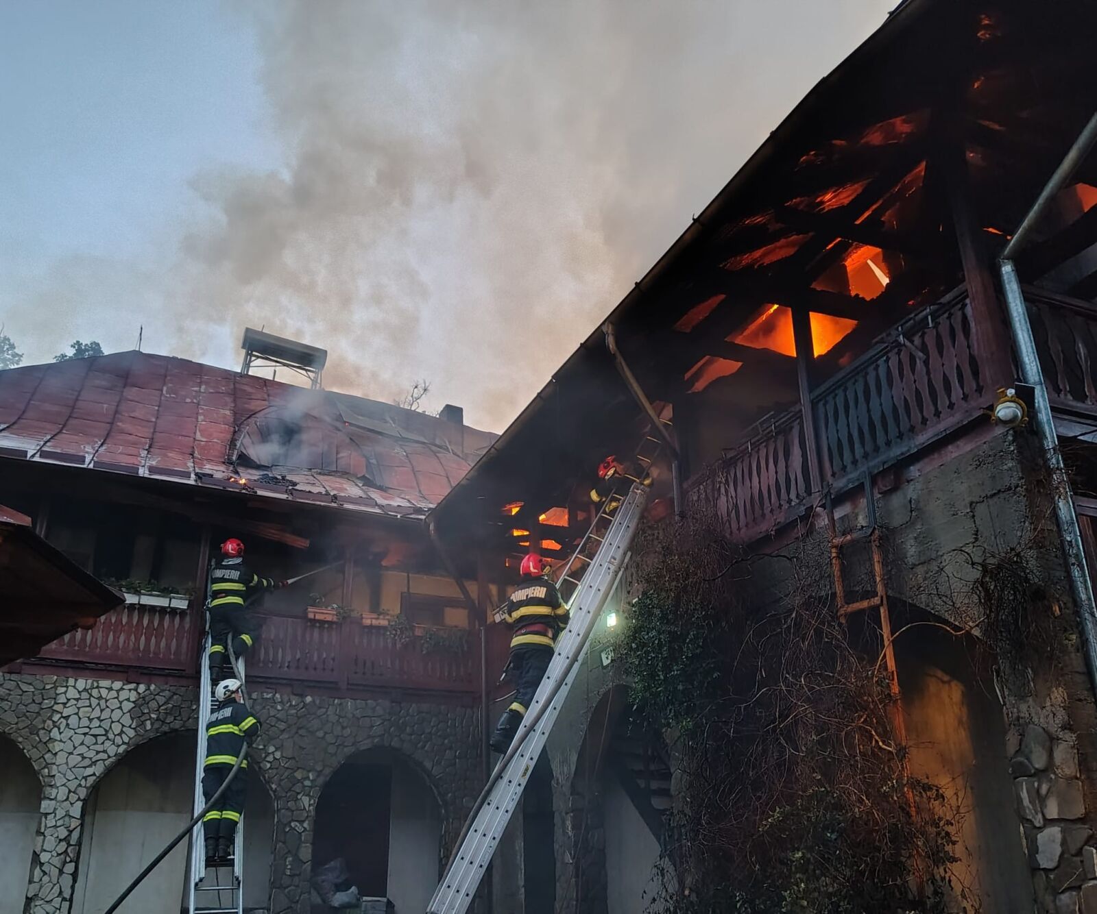 Alcool, scandal și o țigară – cauzele tragediei de la Mănăstirea Bisericani