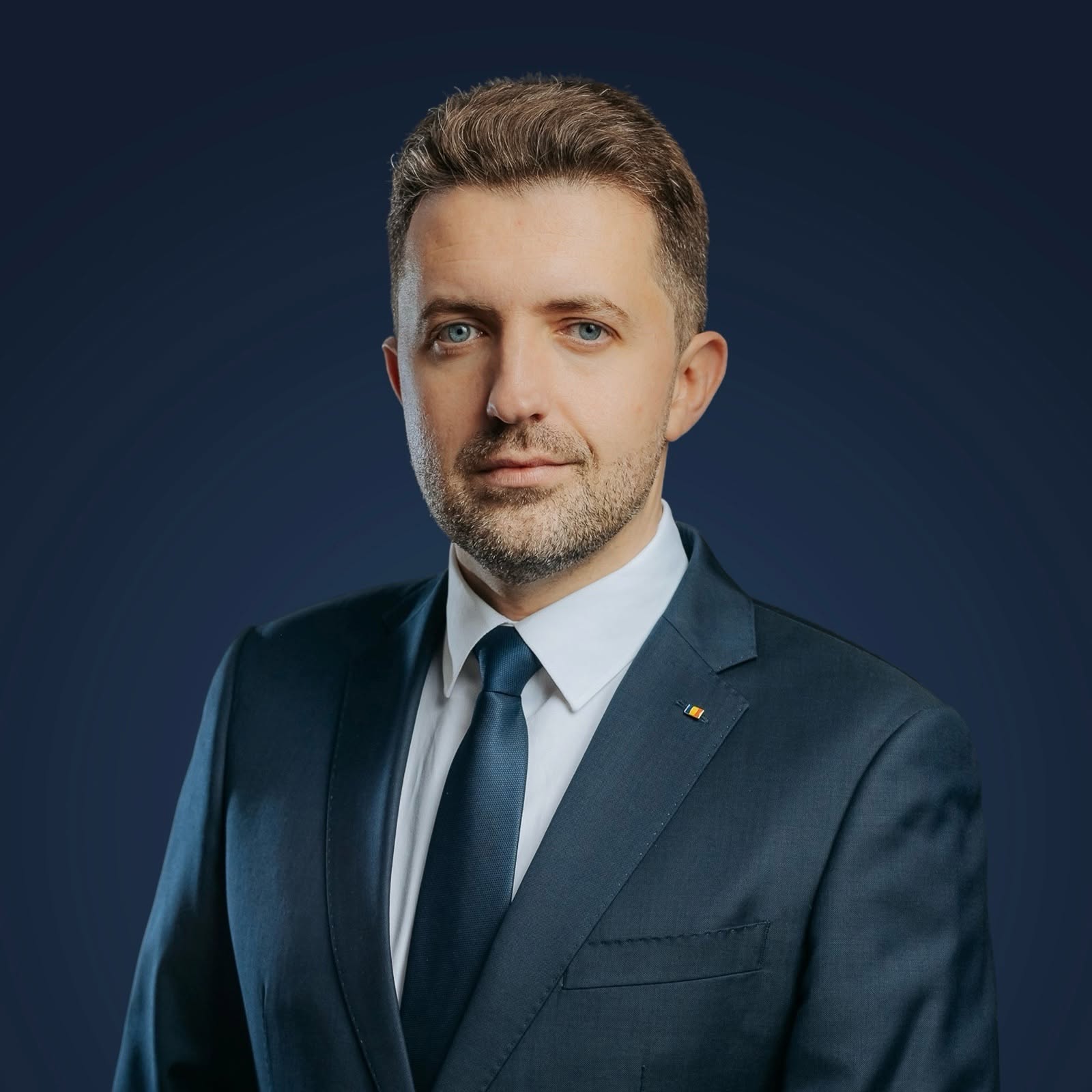Vlad Grigorean coboară un etaj, dar urcă într-o nouă funcţie: prefect de Neamţ